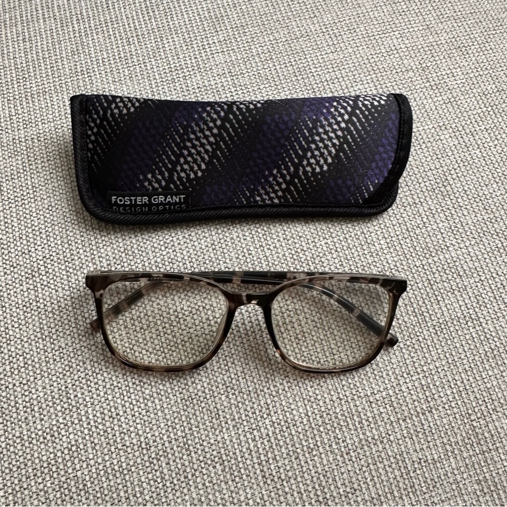 3 for $20 ✨ Foster Grant “cyrus” Brown reading Glasses with Case